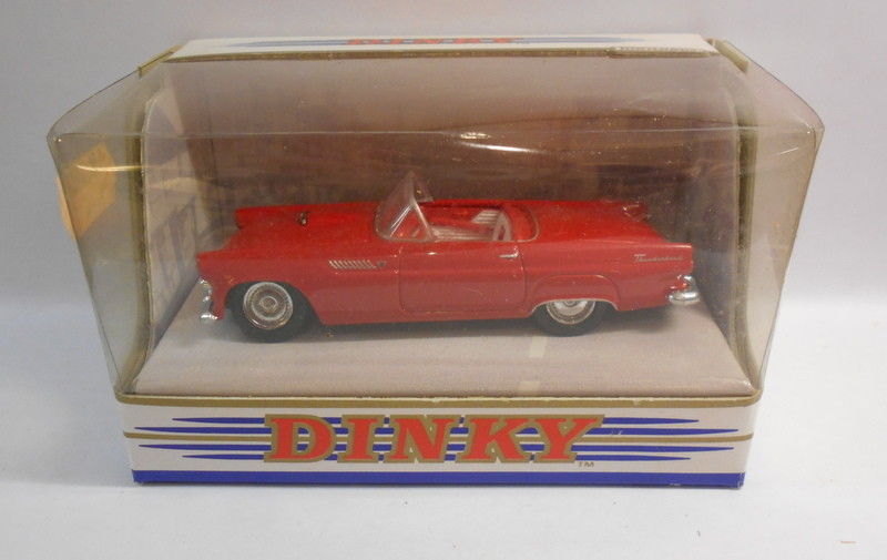 Dinky 1/43 Scale Diecast Model DY-31 1955 FORD THUNDERBIRD RED