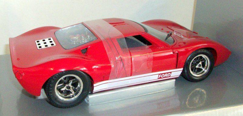 Eagle's Race 1/18 Scale - 2100 Ford GT40 Red