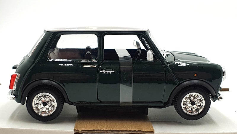 Burago 1/24 Scale Diecast #18-22011G - Mini Cooper 1969 - Green/White