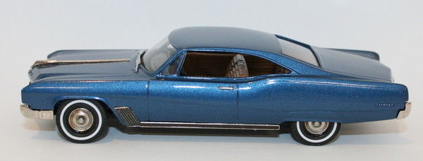 Brooklin Models 1/43 BRK215 - 1967 Buick Wildcat 2Dr Hardtop Sport Coupe - Blue