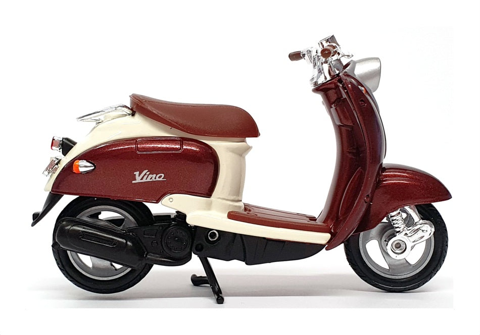 Altaya 1/18 Scale 20522 - Yamaha Vino YJ50R Motorbike - Deep Red/White