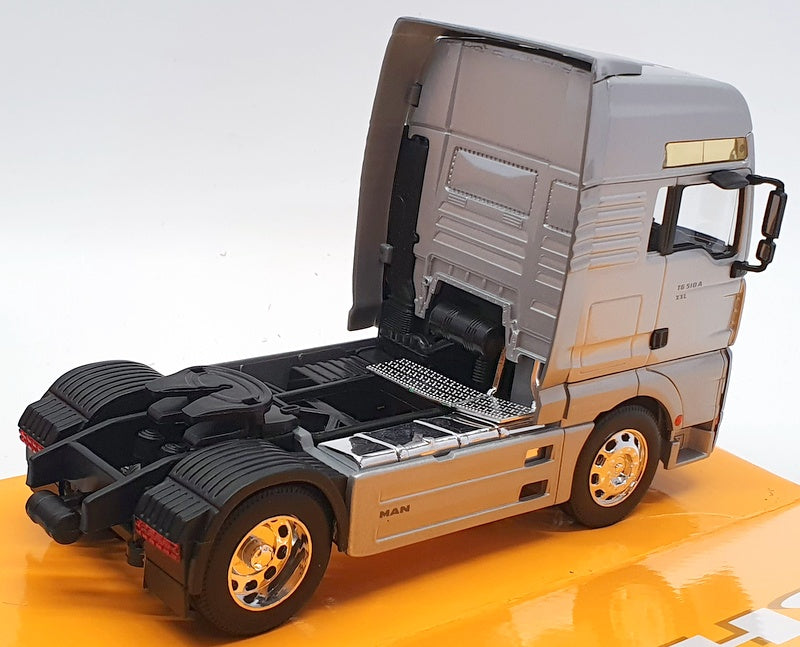 Welly 1/32 Scale Model Car 32640W - MAN TG510A - Silver