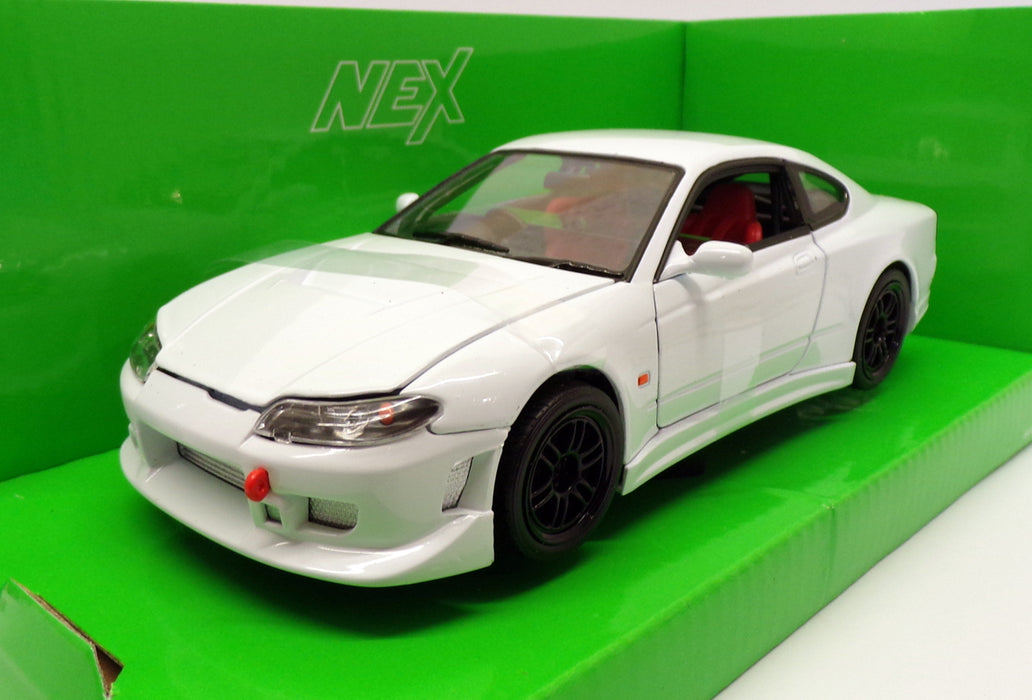 Welly 1/24 Scale Model Car 22485NS-W - Nissan Silvia (S15) - White
