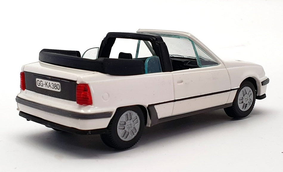 GAMA 1/45 SCALE Vintage Model Car - 987 Mercedes Benz SSK 1928 Cream Blue EUR 22,95 - DE GAMA 1/45 SCALE Vintage Model Car - 987 Mercedes Benz SSK 1928 Cream Blue EUR 22,95 - DE