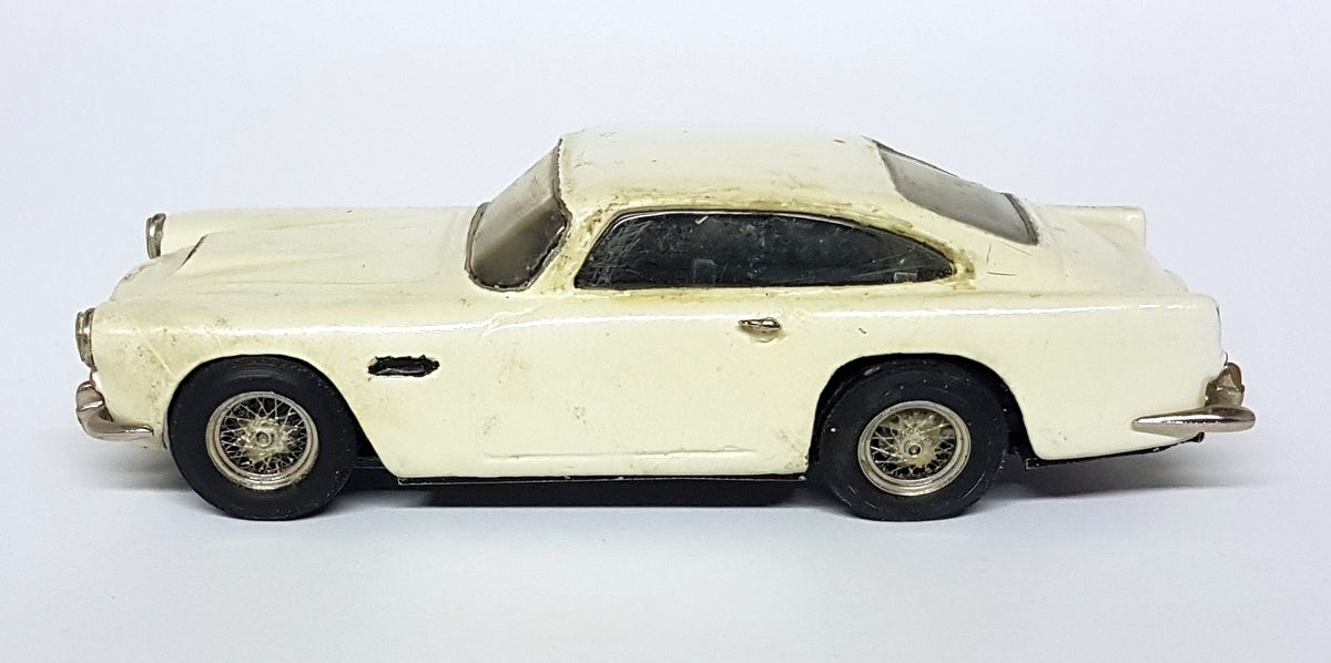 SMTS 1/43 Scale White Metal - H/C Aston Martin DB4 White