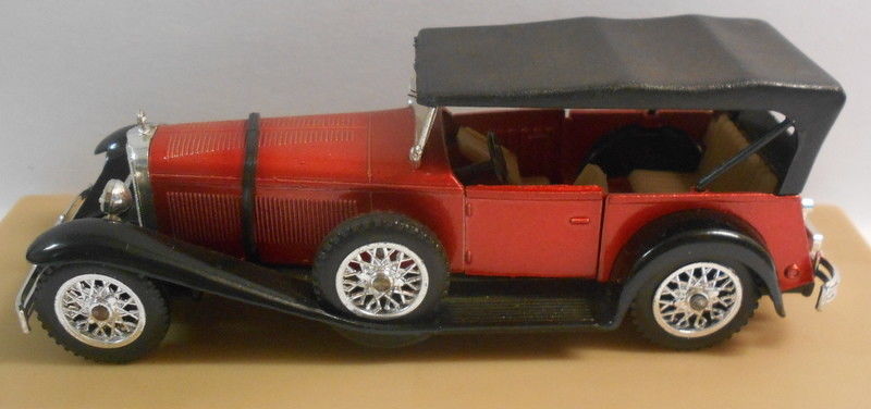 Solido 1/43 Scale Metal Model - SO232 MERCEDES SS TORPEDO RED