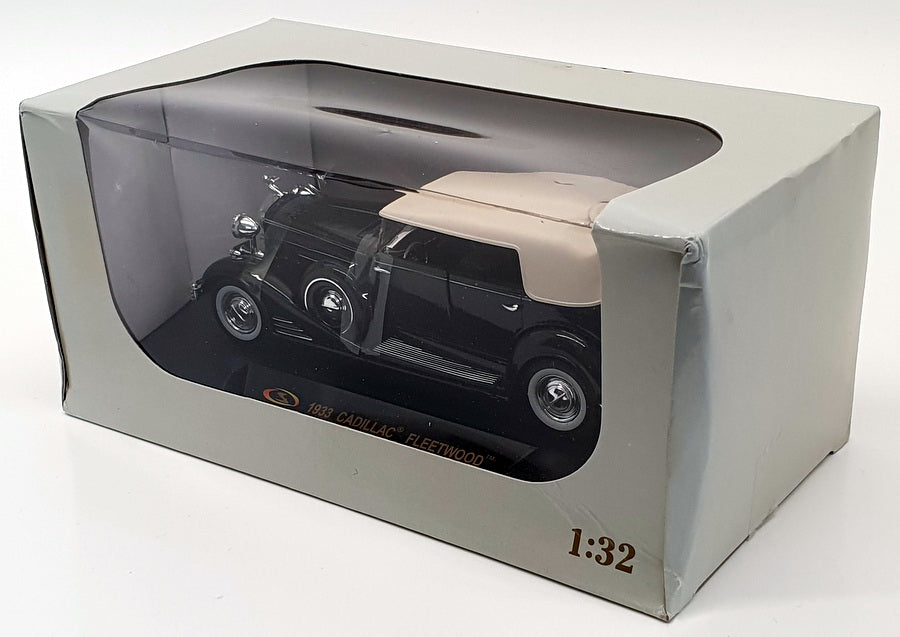 Signature 1/32 Scale Model Car SIG01 - 1933 Cadillac Fleetwood - Black