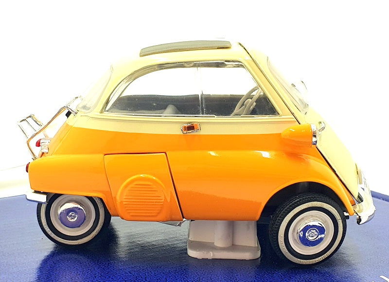 Revell 1/18 Scale Model Car 08912 - BMW Jsetta 250 - Orange/Cream