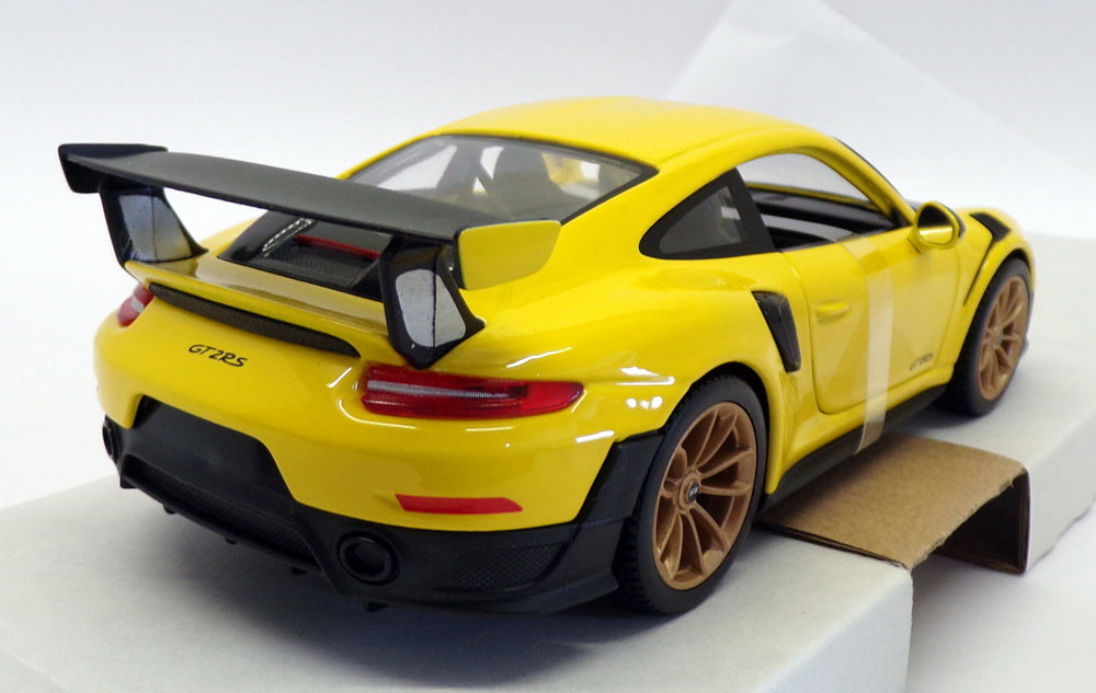 Maisto 1/24 Scale Model Car 31523 - Porsche 911 GT2 RS - Yellow