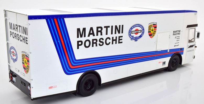 CMR 1/18 Scale CMR154 - 1968 Mercedes Benz 0317 Truck Car Transporter