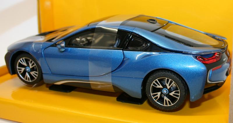 Rastar 1/24 Scale Diecast Model Car 56500 - BMW i8 - Met Blue