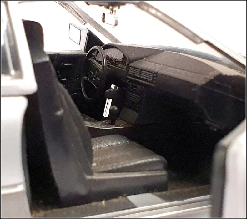 Revell 1/18 Scale Diecast 101022H - Mercedes Benz 500SL - Silver