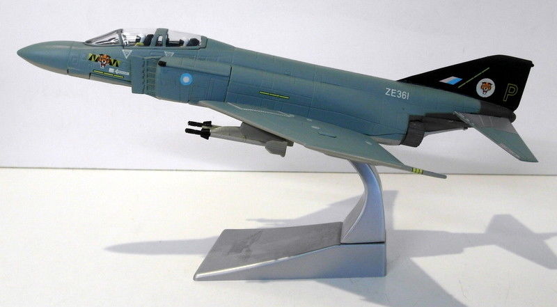 Corgi 1/72 Scale AA33202 - McDonnell F-4J Phantom F. MK3 ZE361 74 Sq. 1986