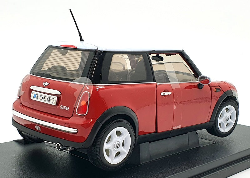 Welly 1/18 scale Diecast - 19851W - Mini Cooper - Red/White