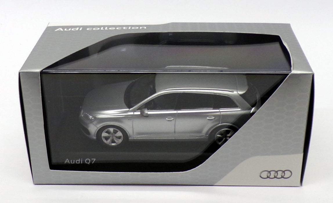 Spark 1/43 Scale Model Car 501.14.076.13 - Audi Q7 - Foil Silver