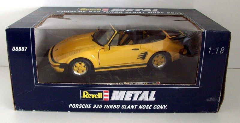 Revell 1/18 - 08807 Porsche 930 Turbo Slant nose convertible yellow