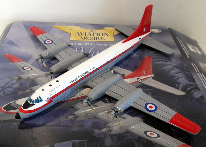 Corgi 1/144 AA31502 Bristol Britannia 312F XX-367 Team Spirit