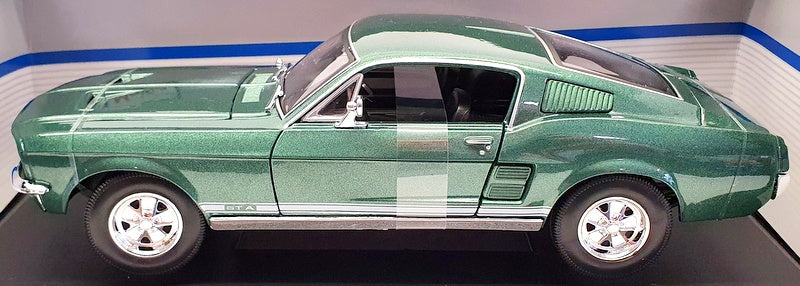 Maisto 1/18 Scale Model Car 31166 - 1967 Ford Mustang GTA Fastback