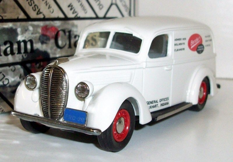 Durham Classics 1/43 Scale 1939 Ford panel van Benders wholesalers distributors