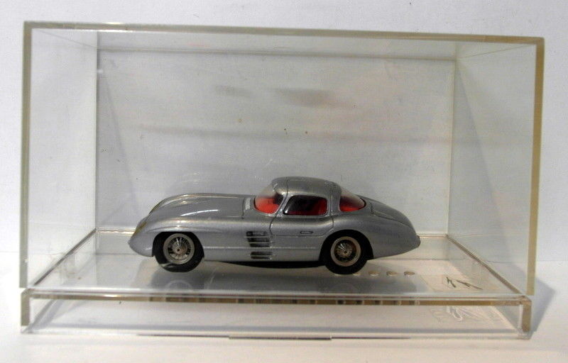 IMU 1/43 Scale Resin - IM1A Mercedes Benz 300 SLR Silver + case