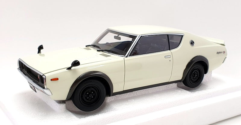 Autoart 1/18 Scale 77472 - Nissan Skyline 2000 GT-R (KPGC110) - White