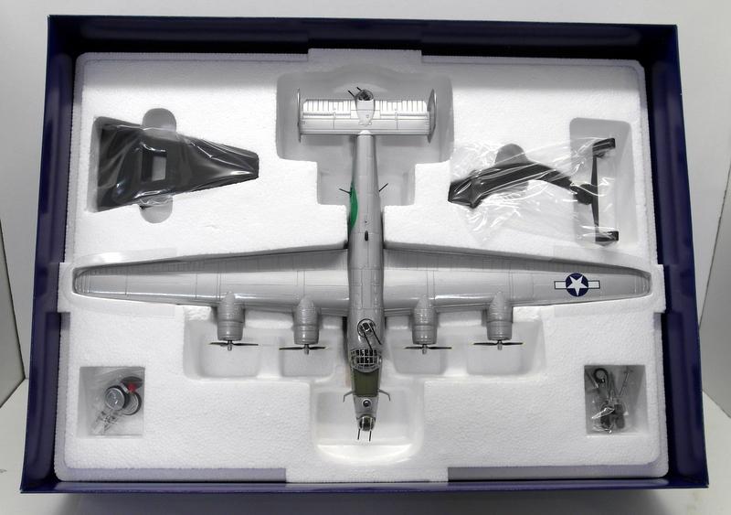 Corgi 1/72 AA34001 Consolidated B-24J Liberator The Dragon & Tail Model Plane
