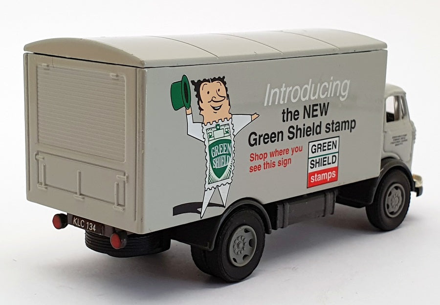 Vanguards 1/64 Scale VA28001 - Commer Boxback Van - Green Shield