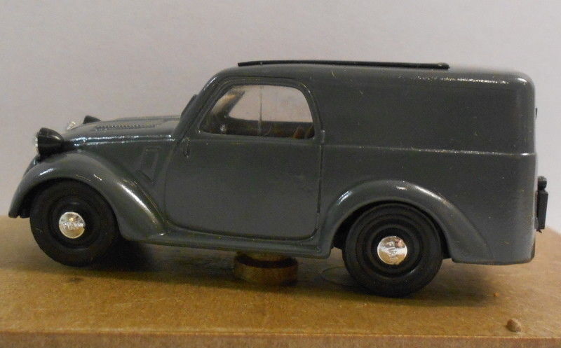 Brumm 1/43 Scale Metal Model - R50 FIAT 500 FURGONE COMM.500A