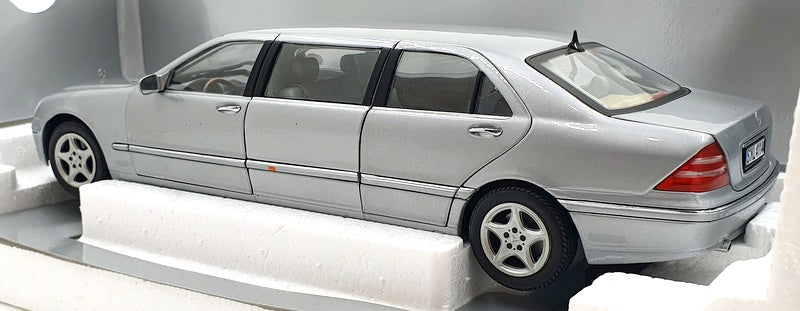 Sunstar 1/18 Scale 4114 - Mercedes Benz S Class Pullman Limousine Silver