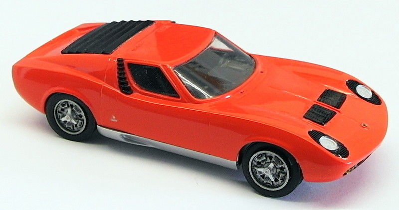 Illustra Models 1/43 Scale Built Kit IC1 - Lamborghini Miura - Red