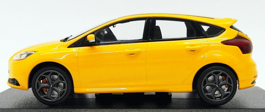 Minichamps 1/43 Scale Model Car FF01 - Ford Focus ST - ORANGE