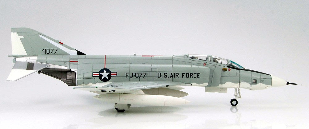 Hobby Master 1/72 Scale HA1954 - McDonnell Douglas RF-4C Phantom II