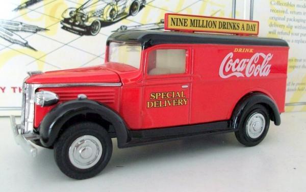 MATCHBOX - 1/43 - YPC02-M 1937 GMC VAN COCA COLA