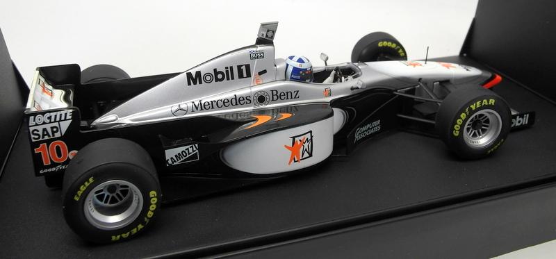 Minichamps 1/18 Scale - 530 971810 McLaren MP4/12 D. Coulthard Model F1 Car