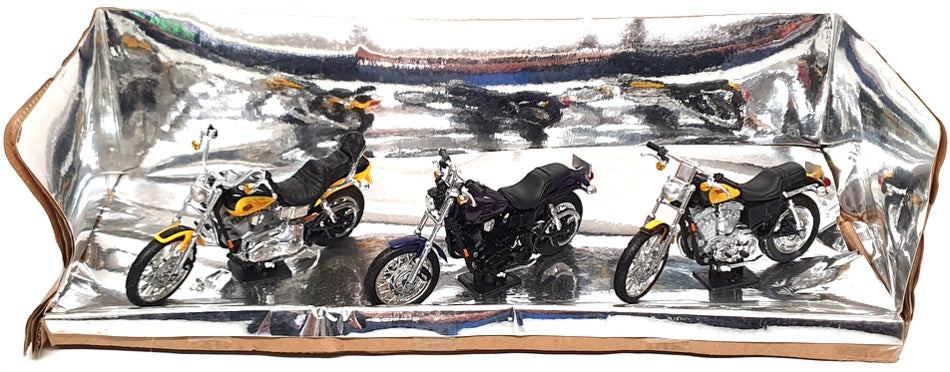 Maisto 1/18 Scale 32029 - Series 11 Harley Davidson 3 Piece Motorbike Set