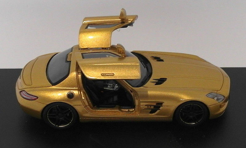 Spark Models 1/43 Scale S1023 - 2009 Mercedes Benz SLS AMG - Gold