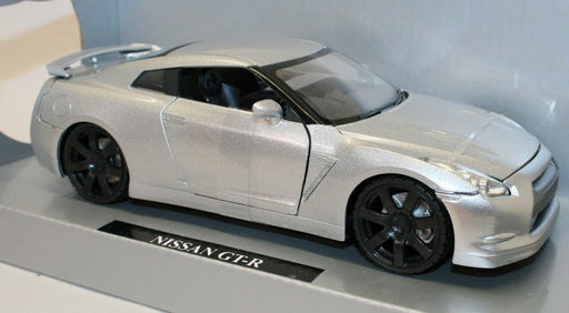 NewRay 1/24 Scale Metal Model Car 71933 - Nissan GT-R - Metallic Silver