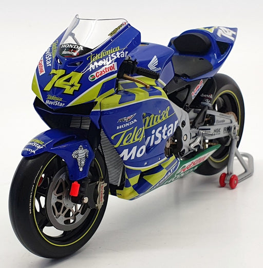 Minichamps 1/12 Scale Motorcycle 122 037174 - Honda RC211V Telefonica Movistar