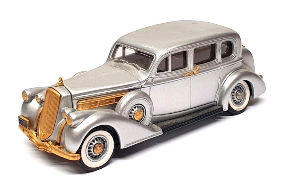 Brooklin Models 1/43 Scale BRK81 - 1936 Pierce Arrow 1601 Sedan - Silver