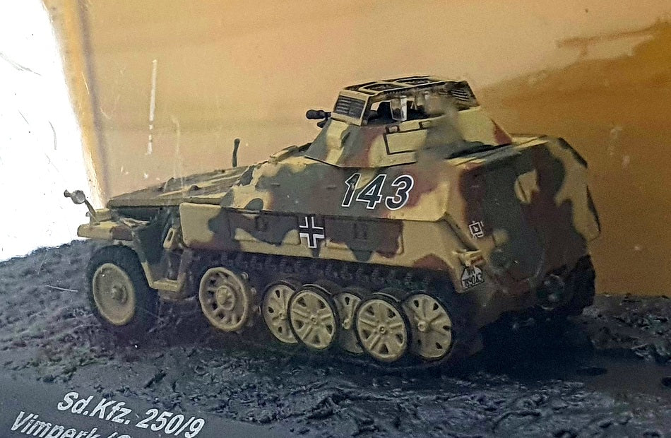Altaya 1/72 Scale AL8222 - Sd.Kfz. 250/9 Pz.Div. FHH Vimperk Czechoslovakia 1945