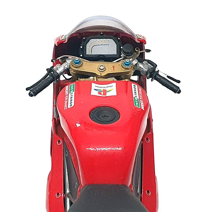 Minichamps 1/12 Scale 122 001221 - Ducati 996 Superbike 2000 Troy Bayliss