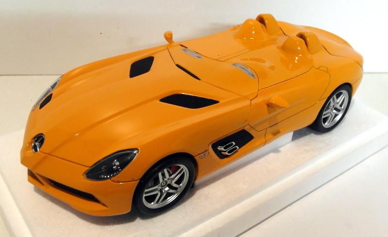 Minichamps 1/18 Scale diecast 100 038400 Mercedes Benz SLR McLaren Stirling Moss