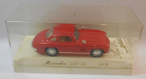 Solido 1/43 Scale Metal Model - SO125 MERCEDES 300 SL RED