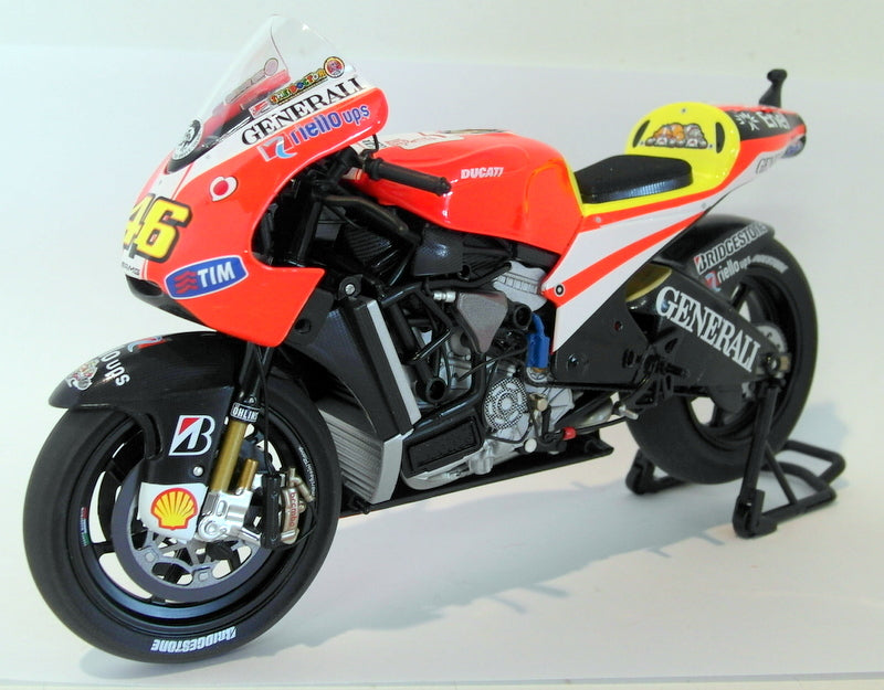Minichamps 1/12 Scale Diecast 122 110046 Ducati Desmosedici GP11 2011 Rossi