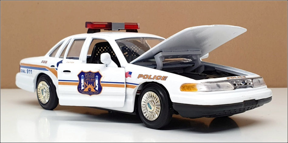 Motormax 1/24 Scale 76102B - Ford Crown Victoria Police - Cape May