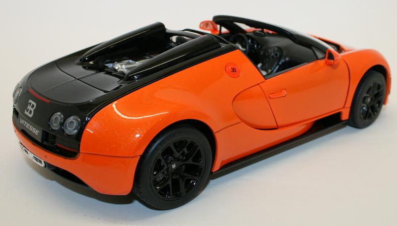 Rastar 1/18 Scale Model 43900 - Bugati Veyron 16.4 Grand Sport Vitesse - Orange