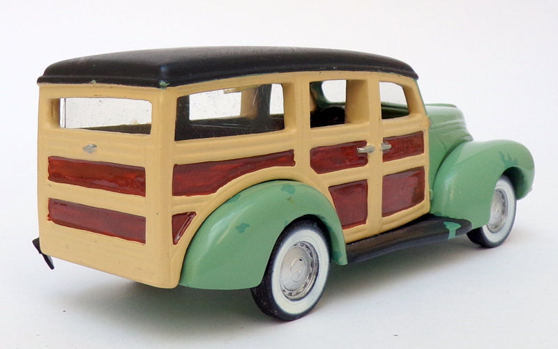 Unbranded 1/43 Scale UF201 - 1940s Ford Woody Wagon - Green/Black