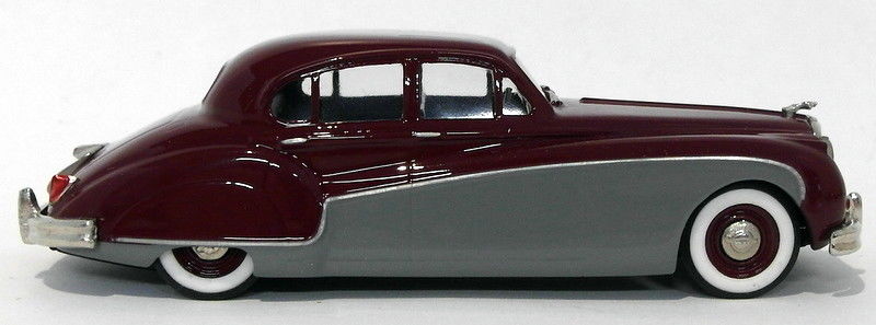 Milestone Miniatures 1/43 Scale GC6MG - 1958-61 Jaguar Mk.IX - Maroon Grey