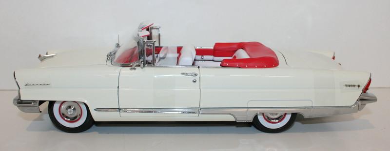 Sunstar 1/18 Diecast 4655 - '56 Lincoln Premiere Open Convertible Starmist White