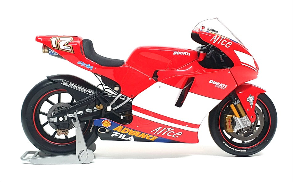 Minichamps 1/12 Scale 122 040012 - Ducati Desmosedici Troy Bayliss MotoGP 2004